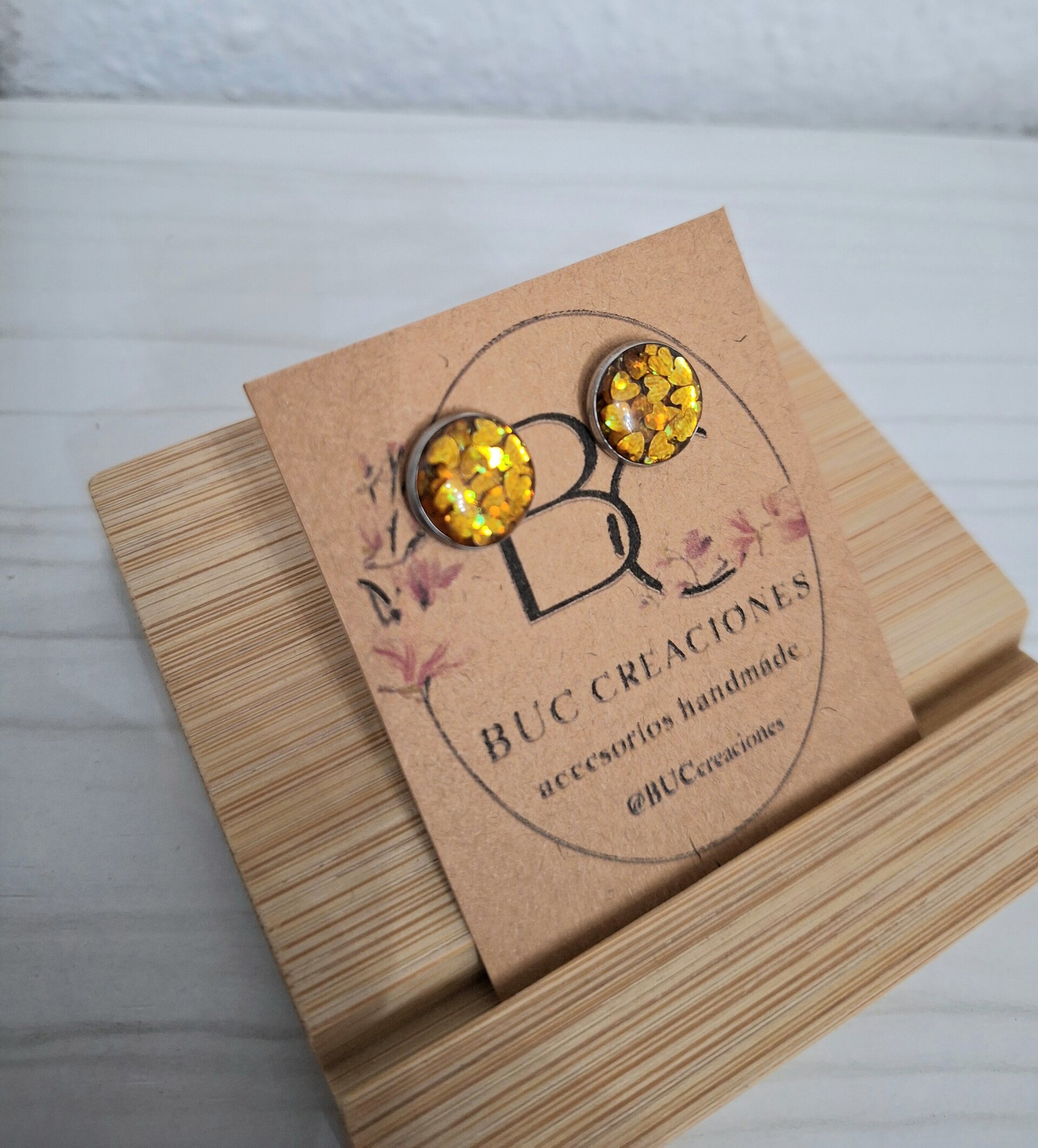 Buttom yellow hearts - 2