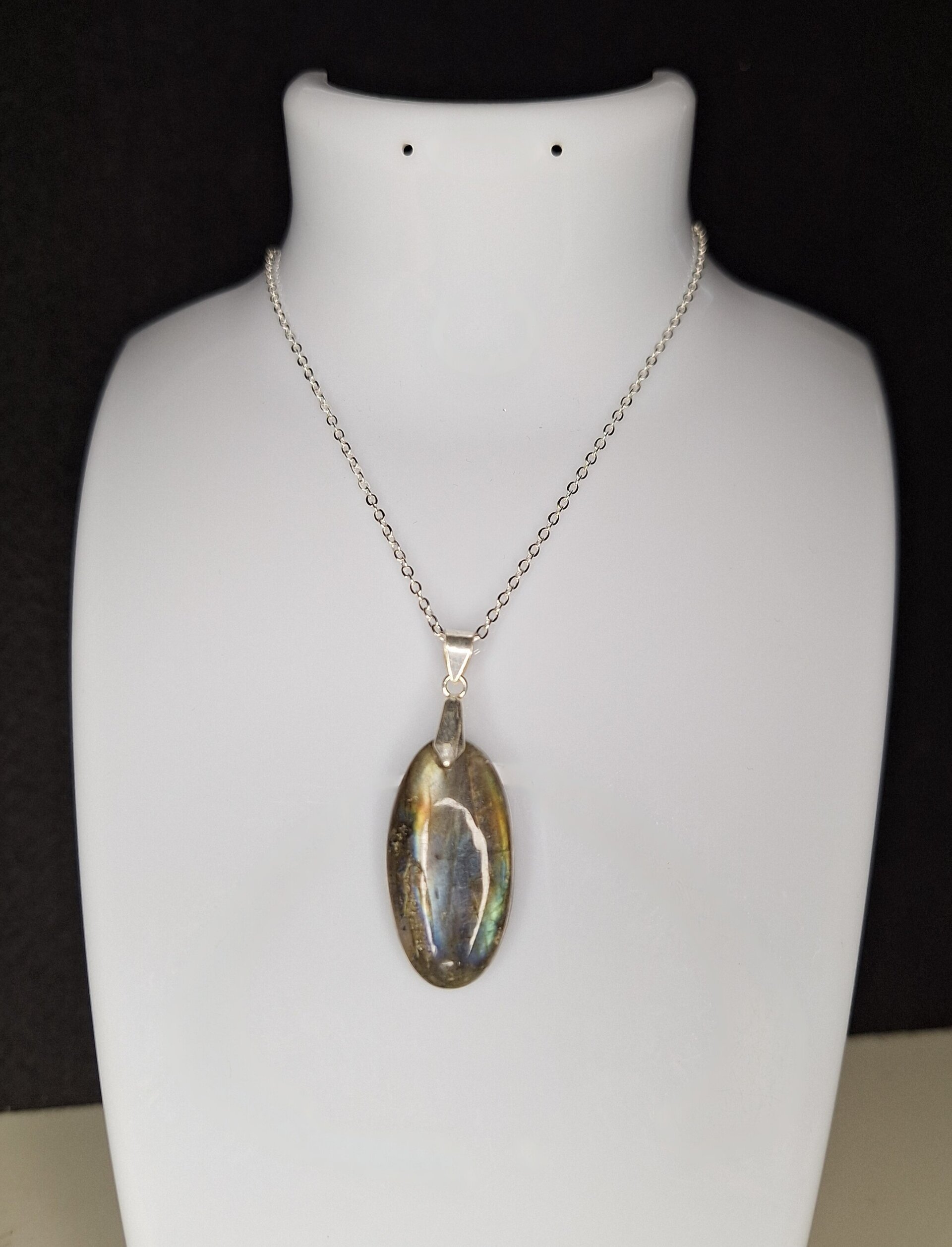 Labradorita ovalada - 1