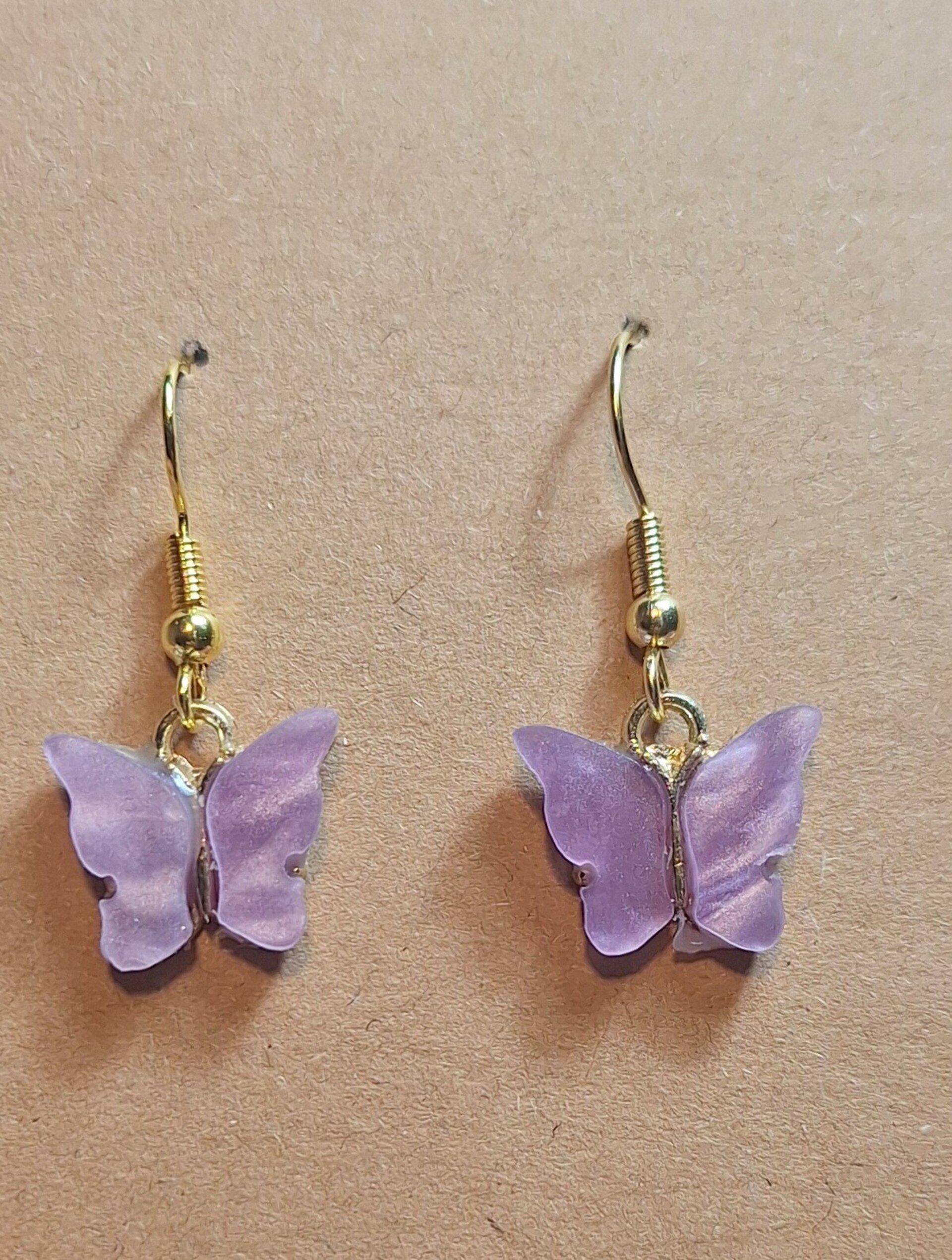 Butterfly in lilac - 3